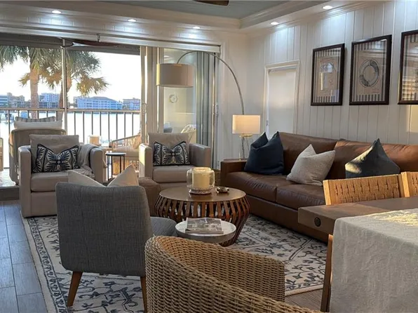 9101 Vanderbilt Dr, Naples, FL