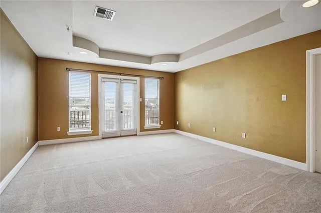 305 Charles Ct — Photo 10