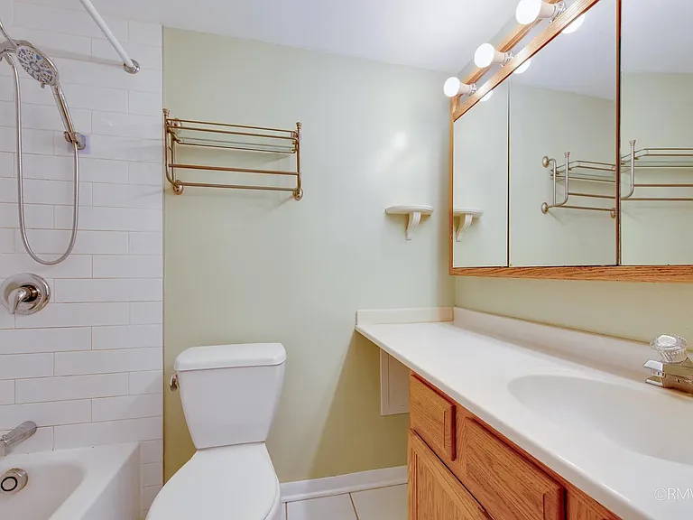 337 N Carter St #101 — Photo 15