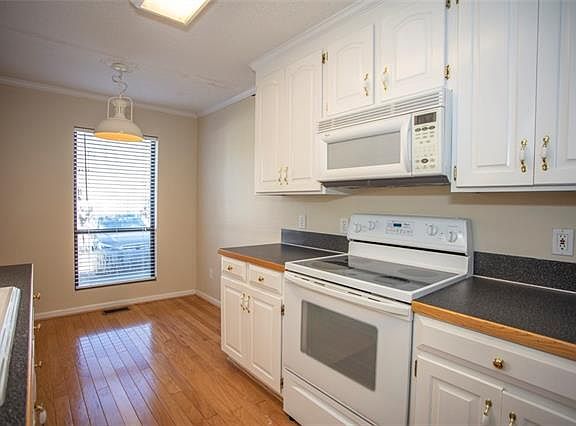 4th image of 4340 N Center St Unit 303