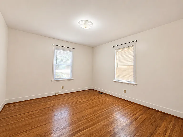 800 Locust St — Photo 10
