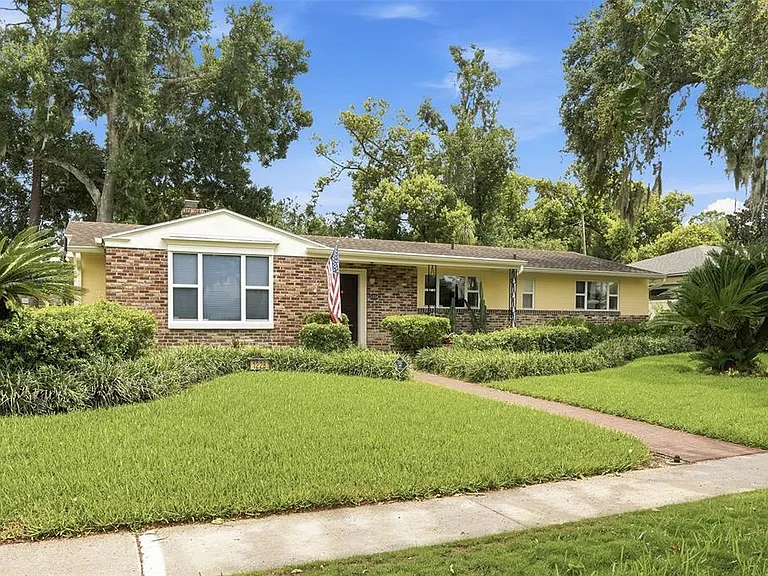 1228 Spring Lake Dr — Photo 4