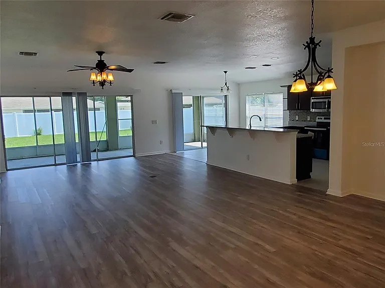 5521 43 Road St — Photo 10