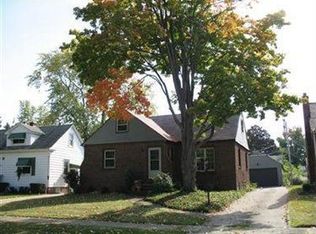 5885 Wickfield Dr, Parma Heights, OH