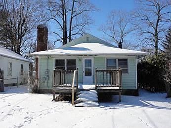 2nd image of 115 SW 14th St