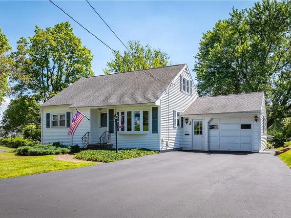 401 Pinewood Dr, Utica, NY 13502