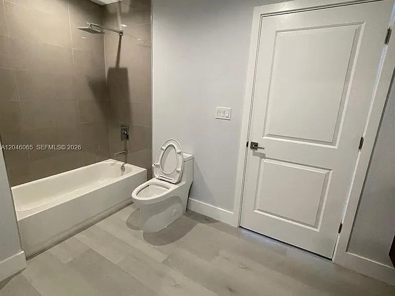 1938 Jackson St #301 — Photo 5