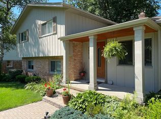 30015 Old Bedford Rd, Farmington Hills, MI 48331