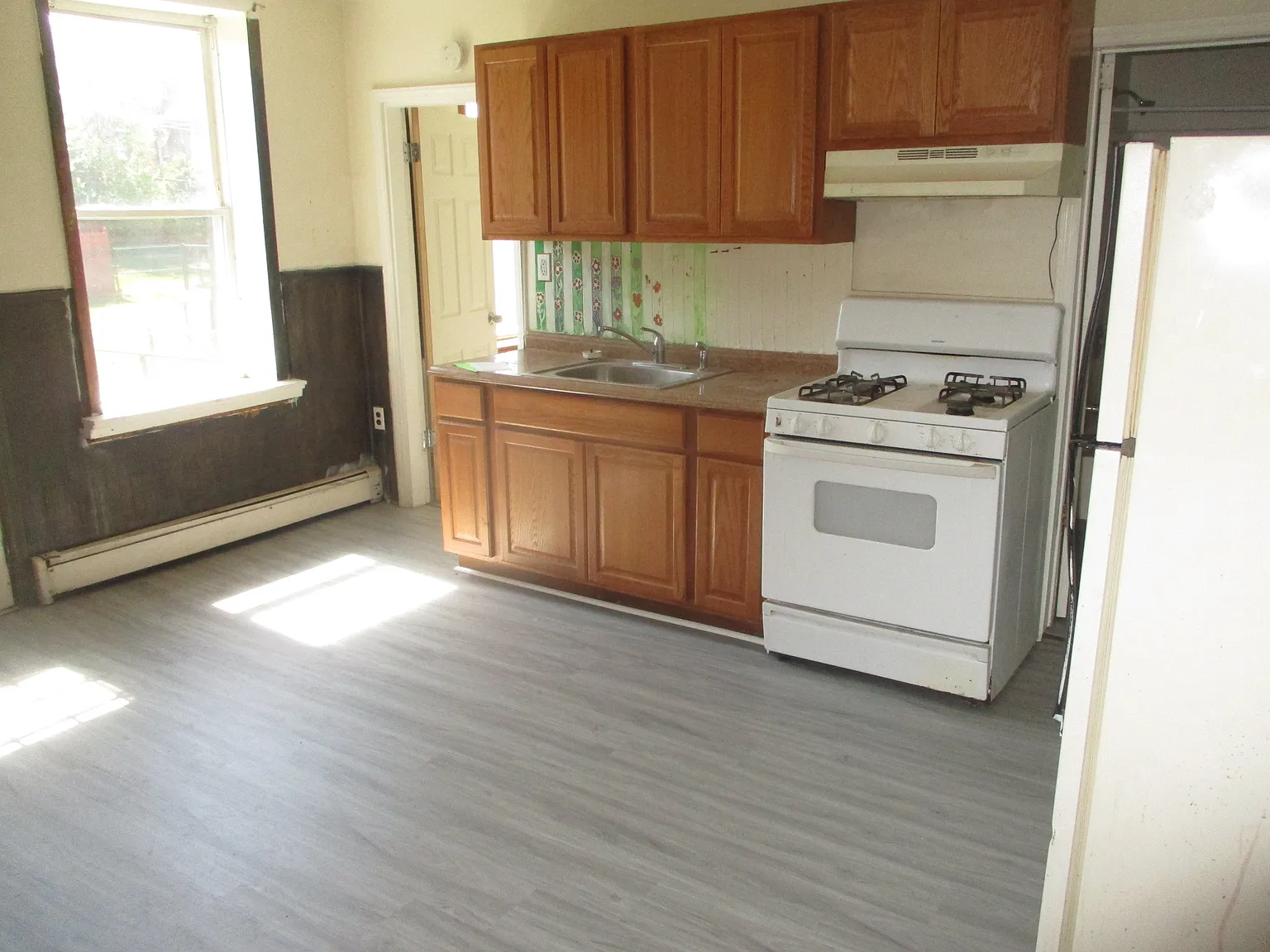 1 bed, 900 sqft, $1,195 — Photo 4