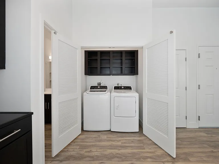 Vela Apartments — Photo 107
