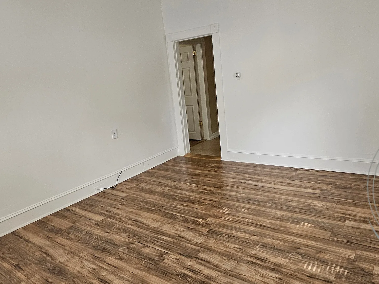3 bed, 1050 sqft, $2,100 — Photo 2