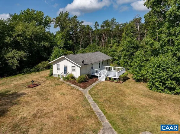 339 Dogwood Dr, Kents Store, VA 23084