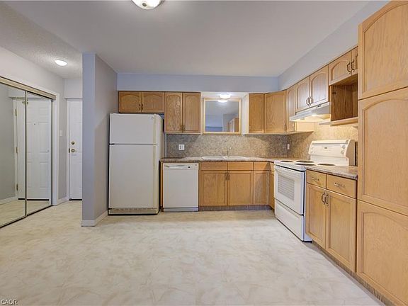 4th image of 440 Durham St W #302