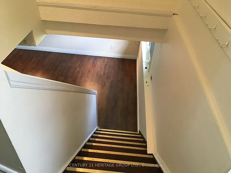 280 Parkway Ave — Photo 3