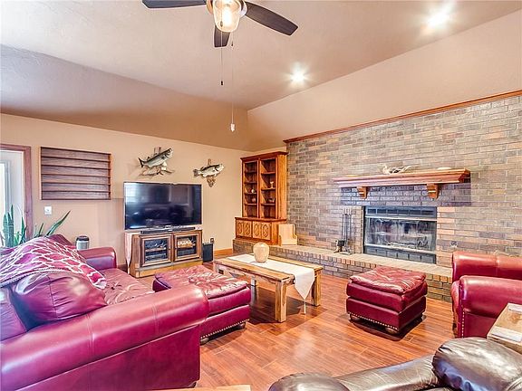4th image of 5801 Stewart Dr