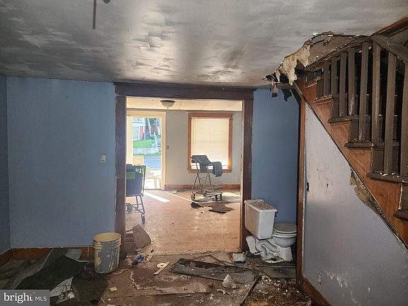 4th image of 917 Maryland Ave