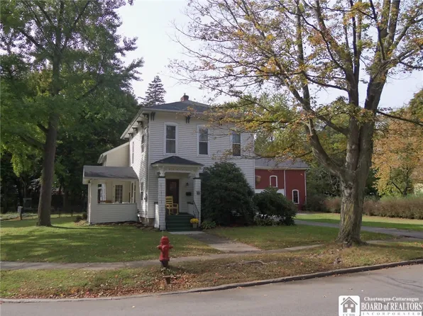 60 Lambert Ave, Fredonia, NY 14063