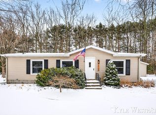 14128 Luckett Ln, Grand Haven, MI 49417