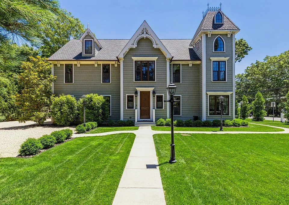 6 Beach Ave