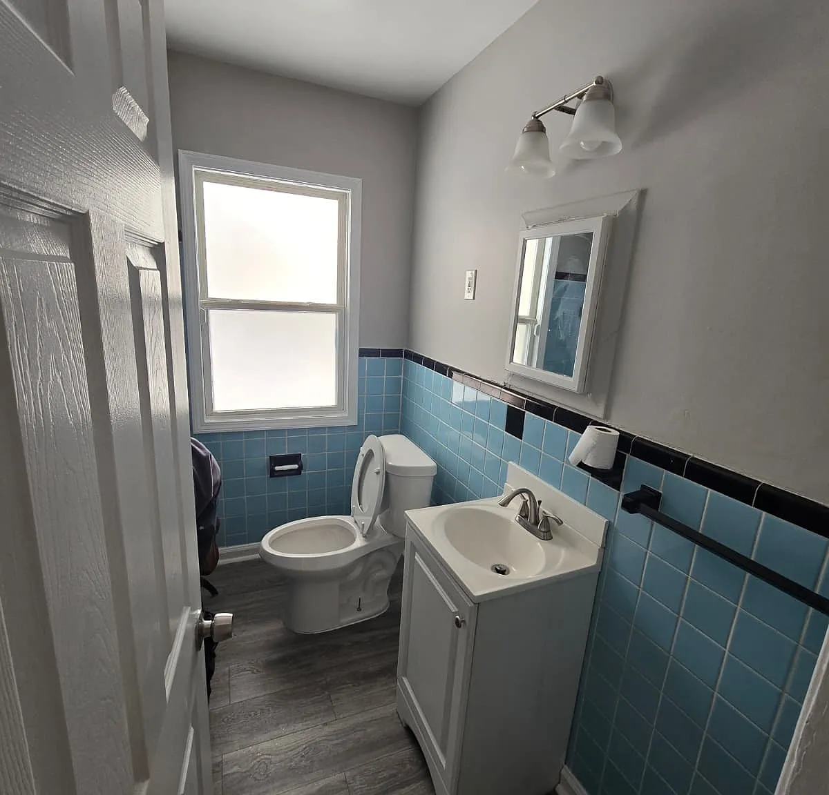 2 bed, $1,300 — Photo 2