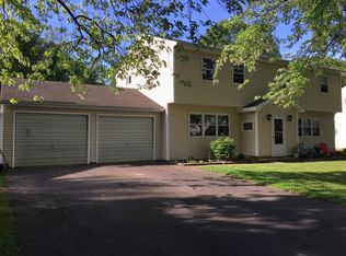 96 E Poplar Dr #A, Delmar, NY 12054
