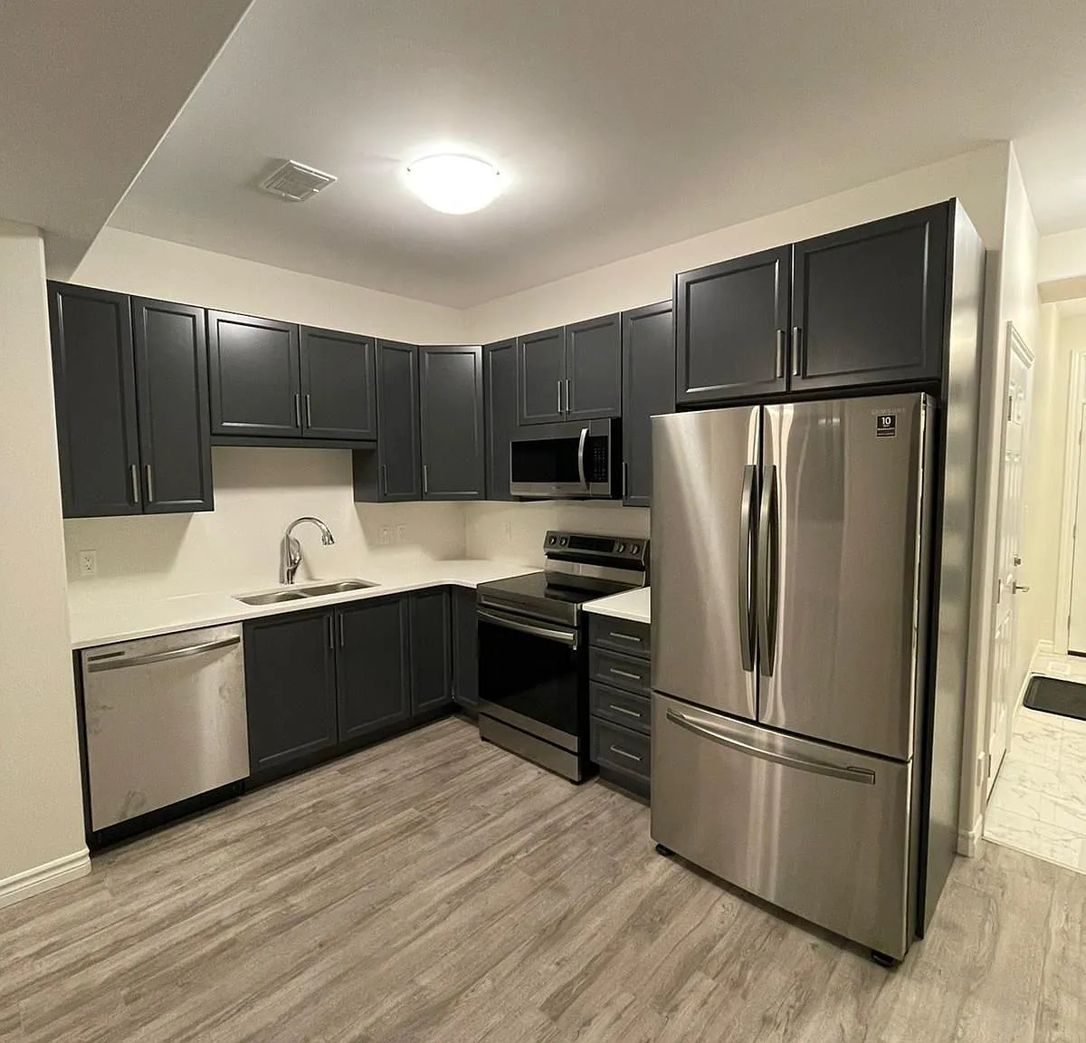 3 bed, $2,500 — Photo 3