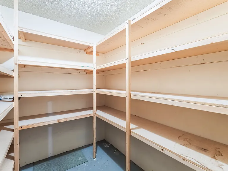 2108 Reynolds Ave — Photo 42