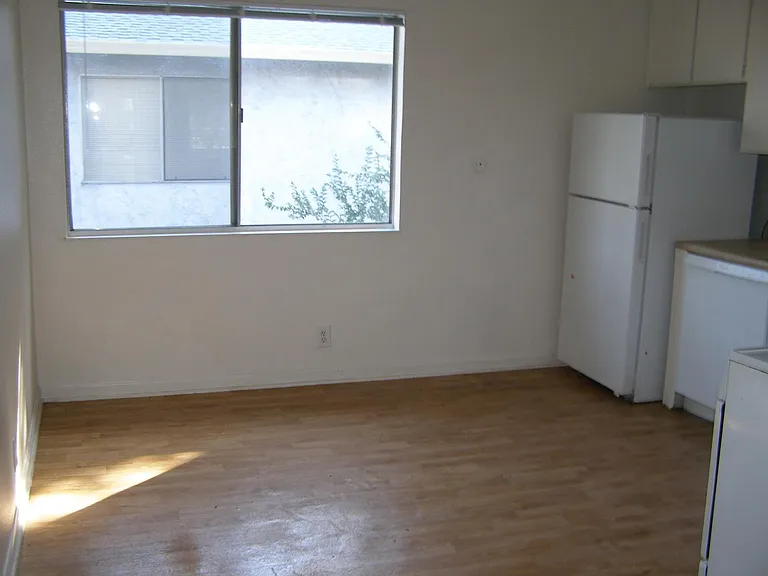 1620 Sycamore Dr #3 — Photo 4