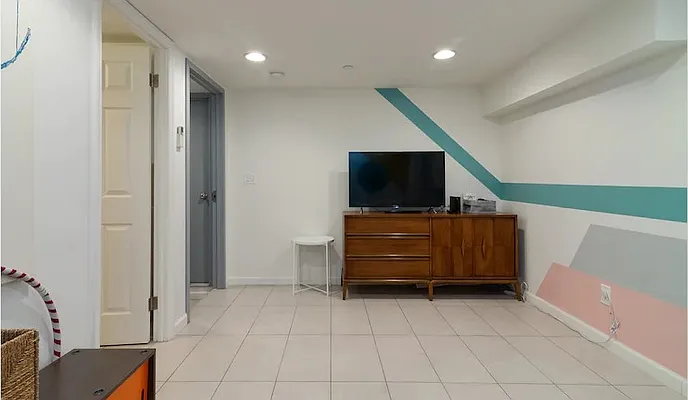 Rented by Compass | media 9