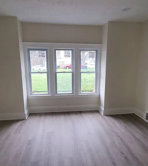 9703 Elwell Ave — Photo 6