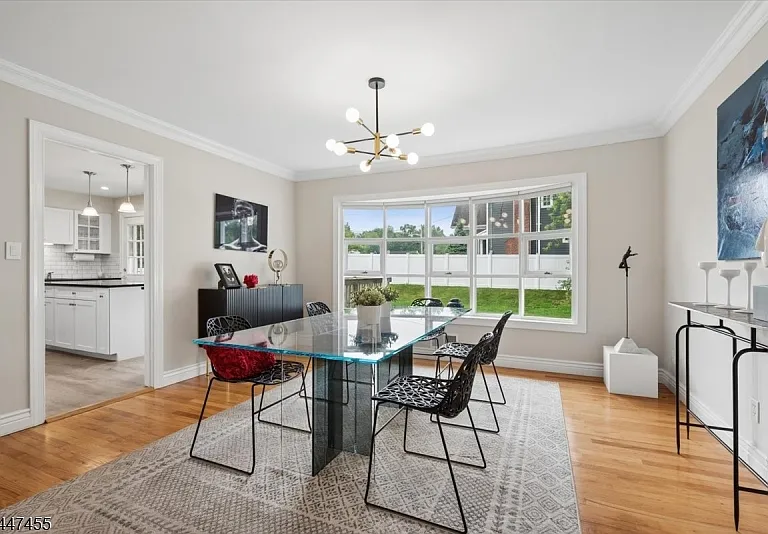 135 Commonwealth Ave — Photo 11
