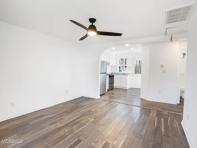 28 Oak Ln — Photo 7
