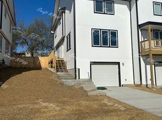 705 N 2nd St #1, Leavenworth, KS 66048
