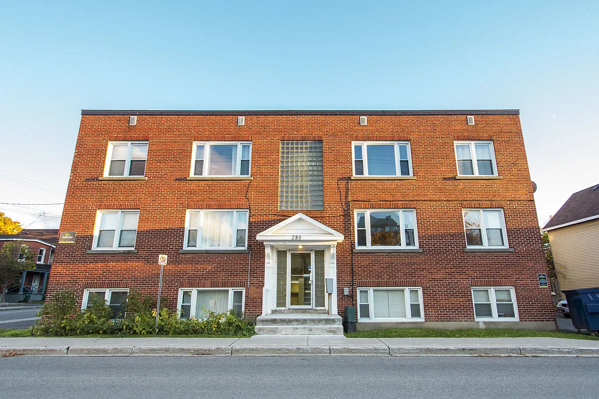 280 Armstrong Street — Photo 1