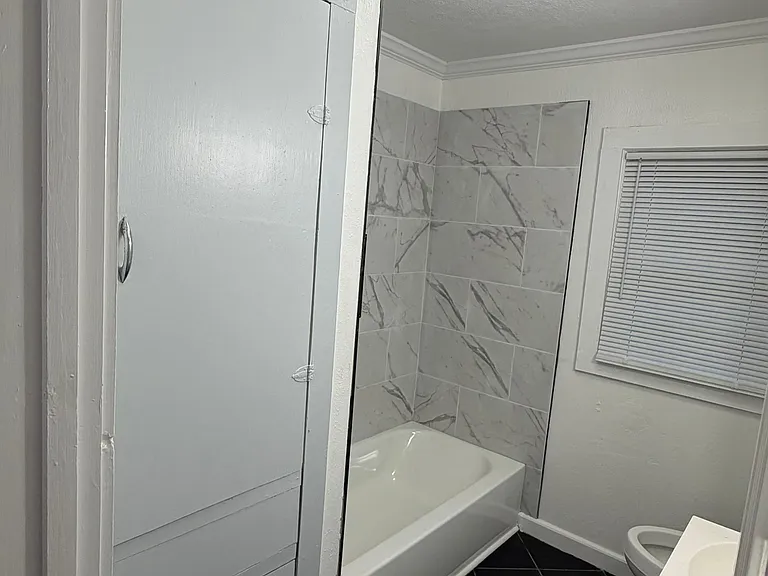 3115 W Gadsden St — Photo 3