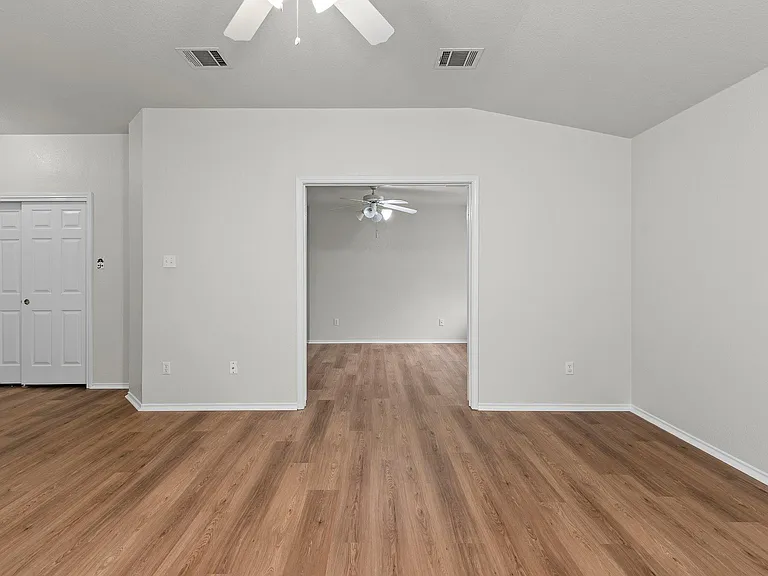 3904 Cadoz Ct — Photo 20
