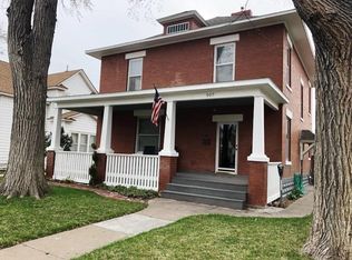 907 N 7th St, Garden City, KS 67846