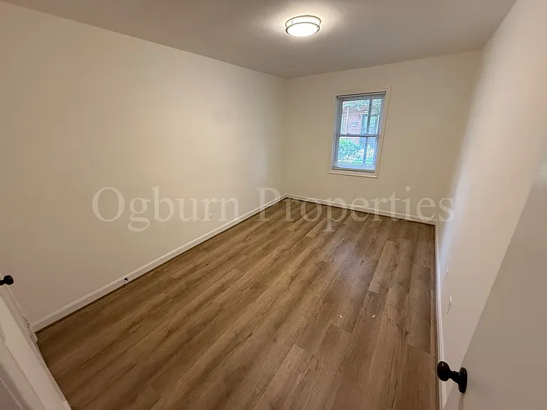 513-525 S Green St — Photo 8