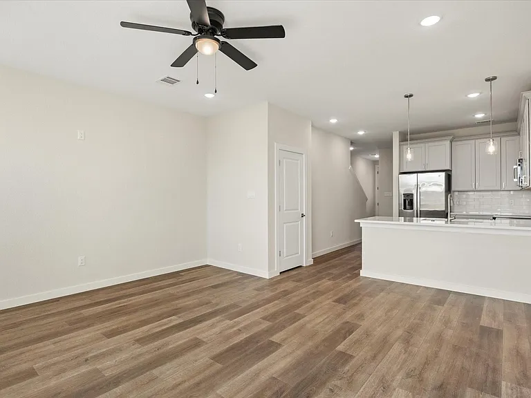597 Galt Dr — Photo 10