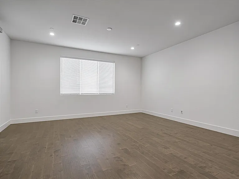 1010 Sinopia Ter — Photo 6