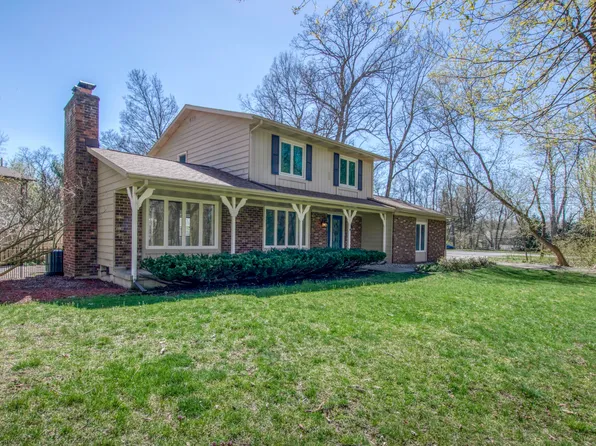 7001 Cascade Rd SE, Grand Rapids, MI 49546