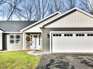 8259 Autumn Rdg, Lysander, NY 13027