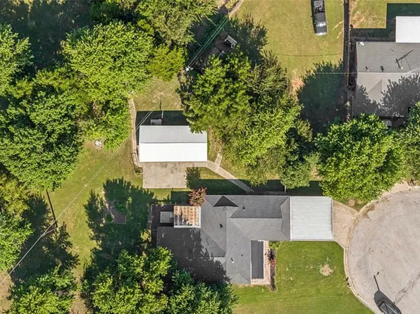 719 NW Belle St, Minco, OK 73059