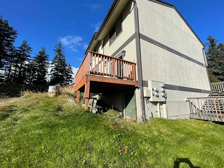 1820G5 Larch St — Photo 21