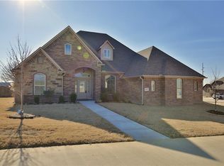 4001 SW Flatrock Cv, Bentonville, AR 72712