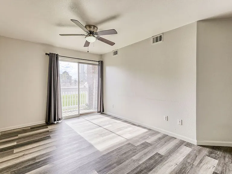 2856 17th Ave #103 — Photo 31