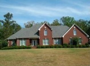 510 Deerfield Loop, Henderson, TN 38340