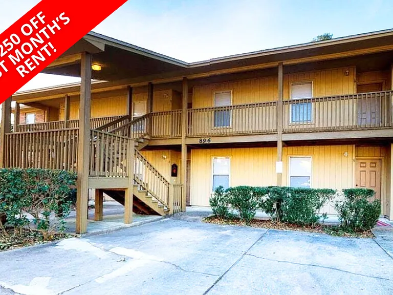 895 Silverwood Dr #5 — Photo 1