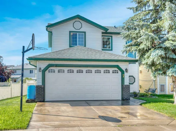 7 E Springs Cres SE, Airdrie, AB T4A 2C2