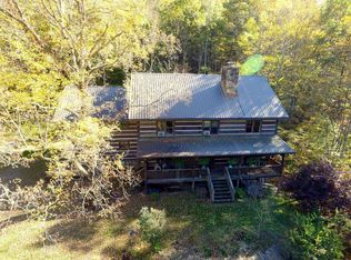 3078 Little Wolf Creek Rd, Hinton, WV 25951